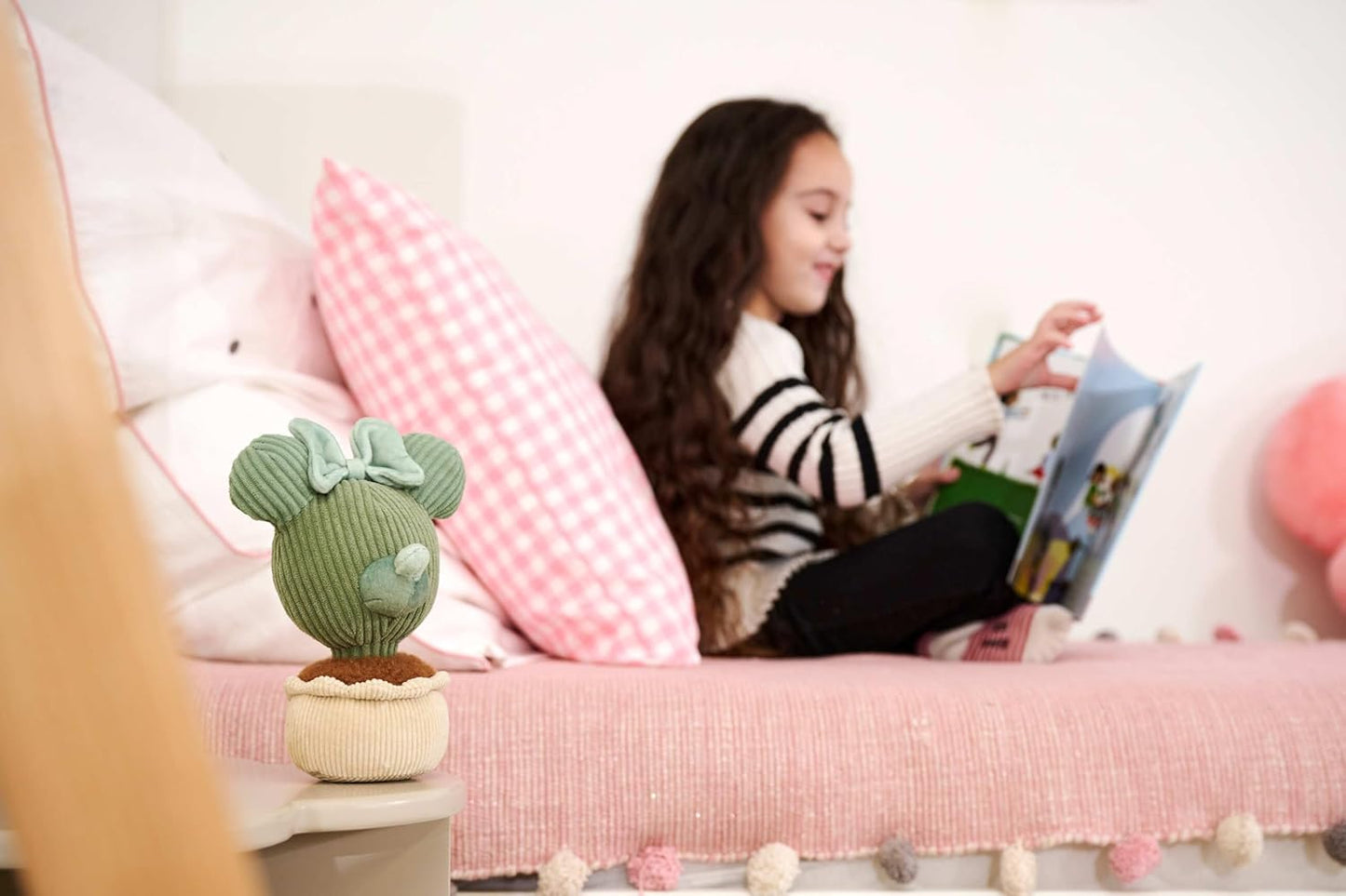 Disney Plants Minnie, 22cm Plüschfigur, Deko Figur, für Kinder ab den ersten Lebensmonaten geeignet