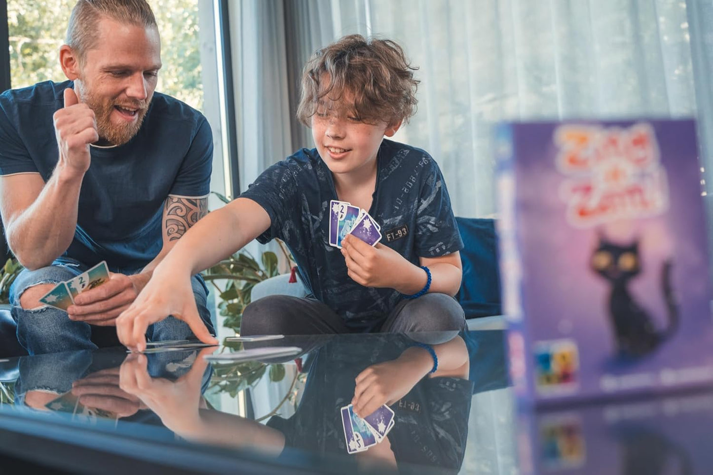 Brain Games – Zing A ZAM – Playing Card Games – Magic Trick Game with a Unique Touch: Players Can't See Their Own Cards – Ages 6 and Above – 2 to 5 Players – 20 Min