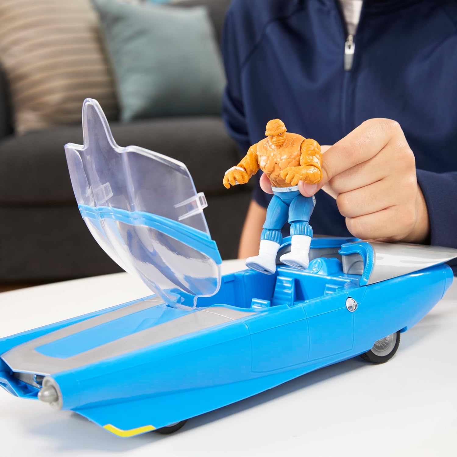 Marvel Studios The Fantastic Four Epic World of Action Hover & Cruise Fantasticar, Figure and Toy Car Set, Orange, Red
