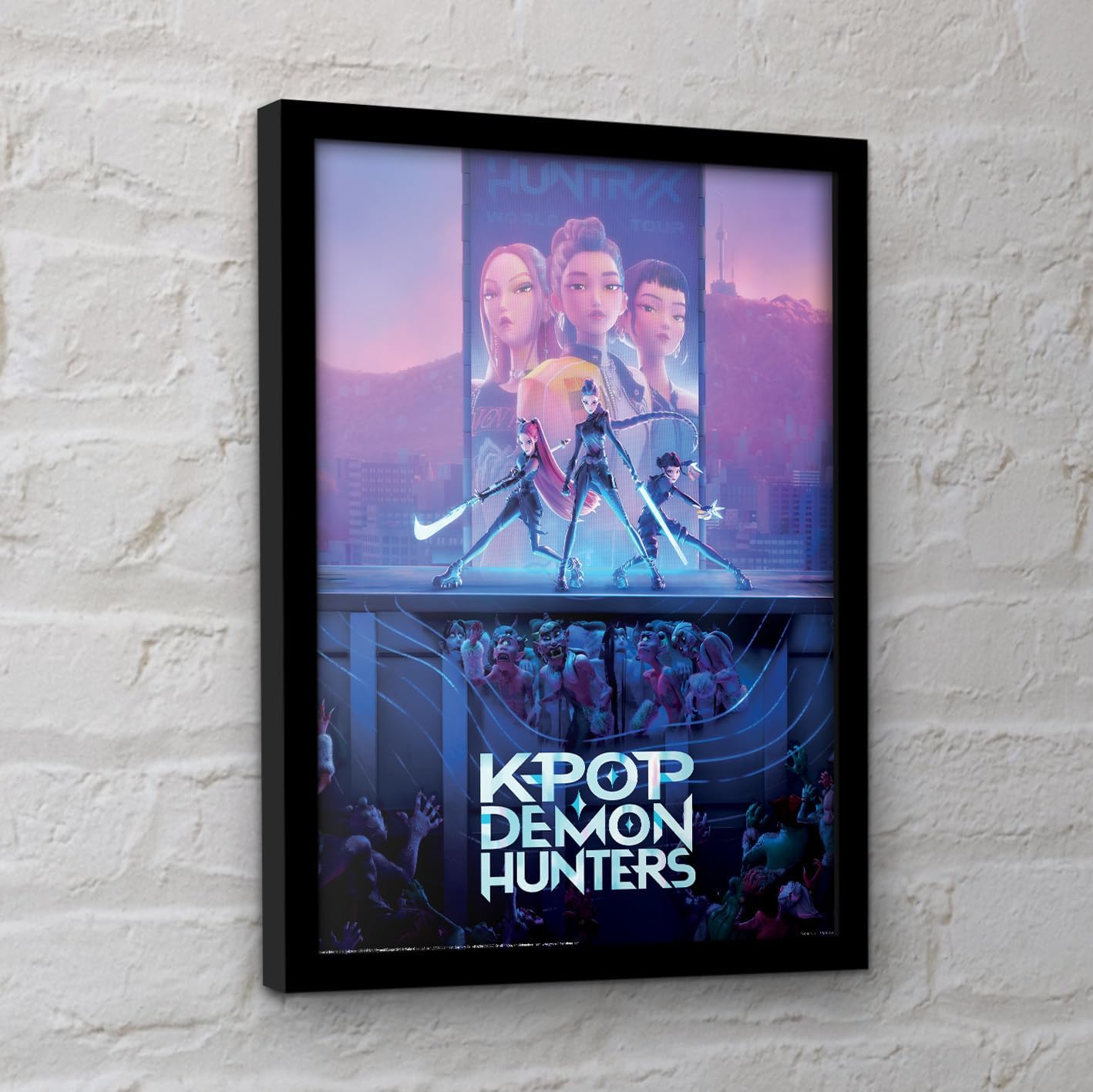 Pyramid International K-Pop Demon Hunters (Key Art) 30 cm x 40 cm Collector-Druck, gerahmter Druck, K-Pop dynamisches Wandposter für Musikfans und Anime-Sammler