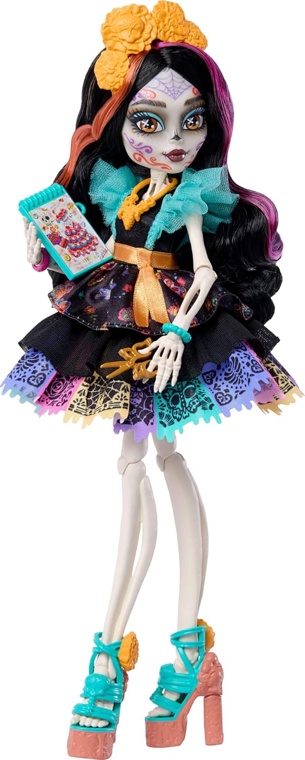 Monster High-Puppe Skelita Calaveras in farbenfrohem Papel-Picado-Kleid mit Hündchen Candelita und 7 Zubehörteilen wie Zeichenblock, Snack und Umhängetasche, JHK34