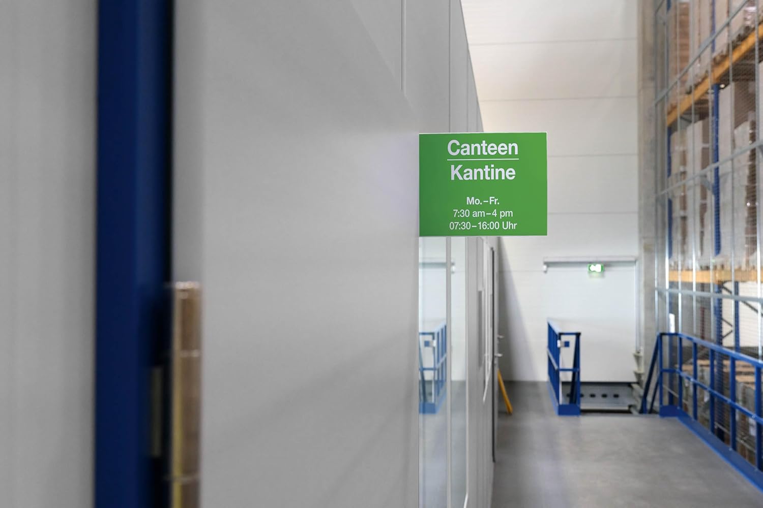 Durable Magnetic Aisle Sign A5 Portrait - Made from Strong PET Hard Plastic -Optimal for Clear Warehouse Signage - Pack of 10 Transparent Aisle Signs