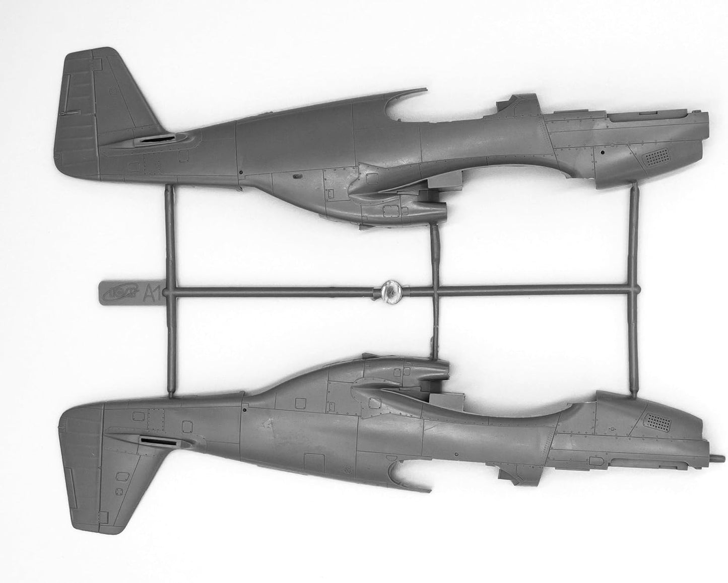 ICM 48121 - Mustang P-51C, WWII American Fighter