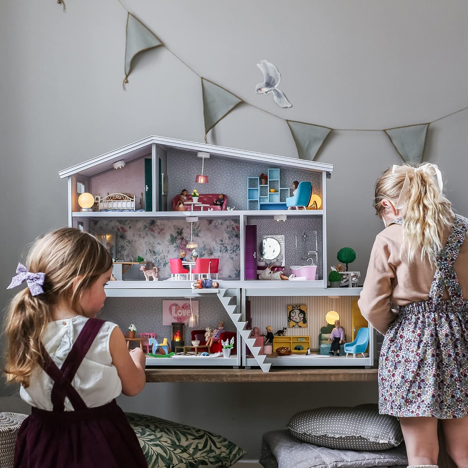 Lundby 60-306100 - Badkamermeubelen poppenhuis - Meubelset 5-delig - Poppenhuisaccessoires - Meubels - Wastafel - WC - Badmeubel - Accessoires - vanaf 4 jaar - 11 cm poppen - Minipoppen 1:18