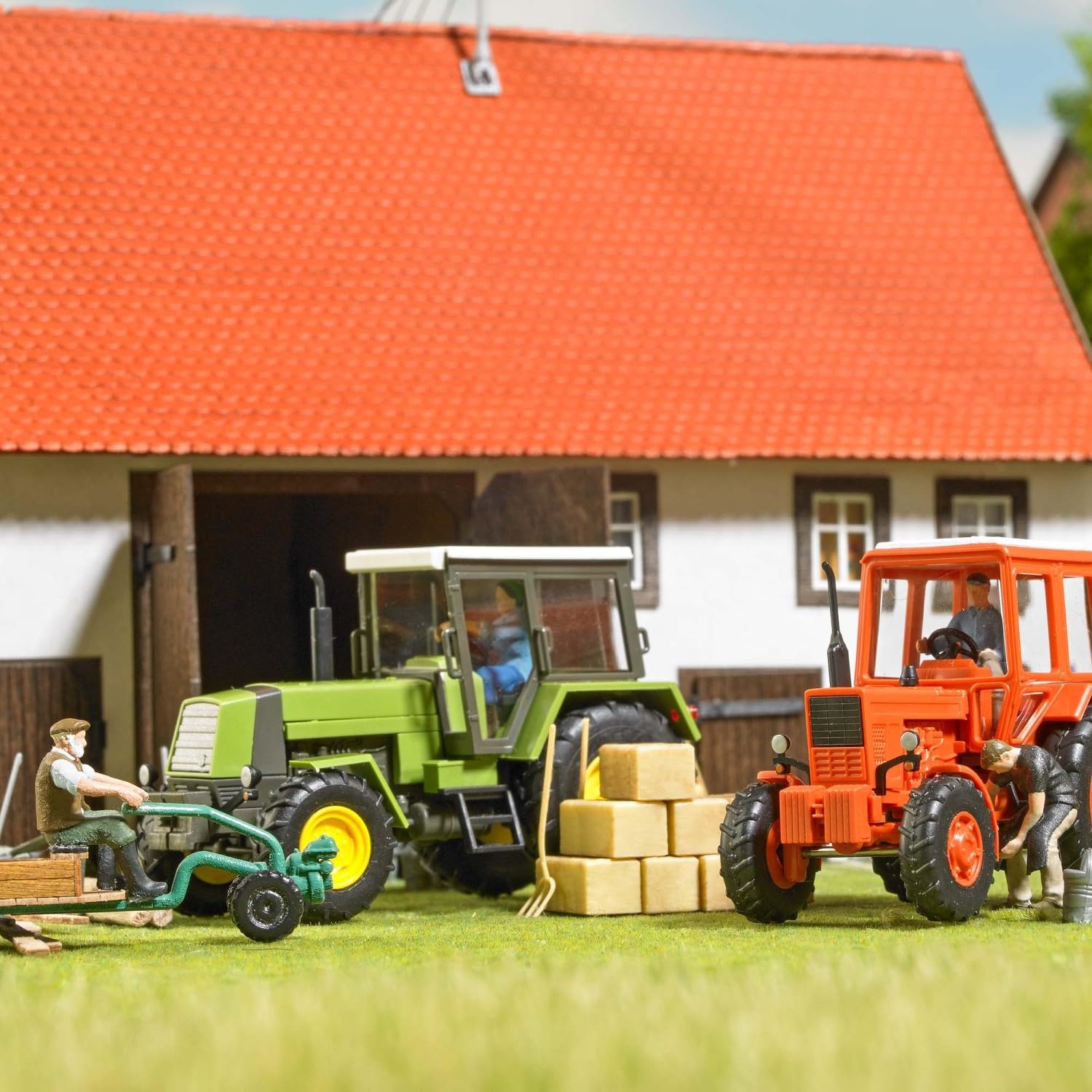 1996 H0 Tractor Driving