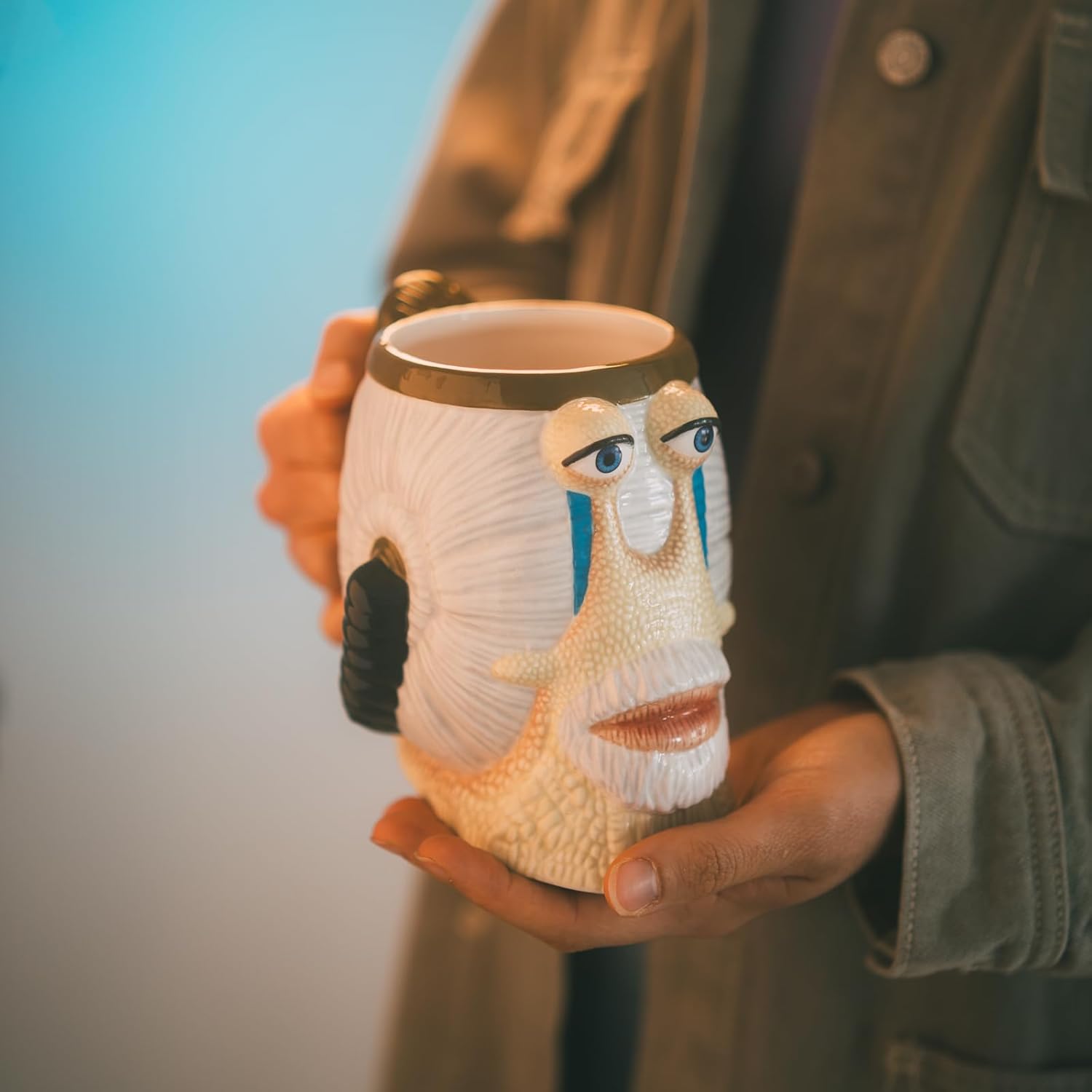 Grupo Erik 3D Tankard - One Piece Manga | 800 ml - 28.2 oz Large Mug, Beer Mug, Cool Mugs | Beer Gifts for Men & for Women, Den Den Mushi One Piece Gifts for Friends, Netflix