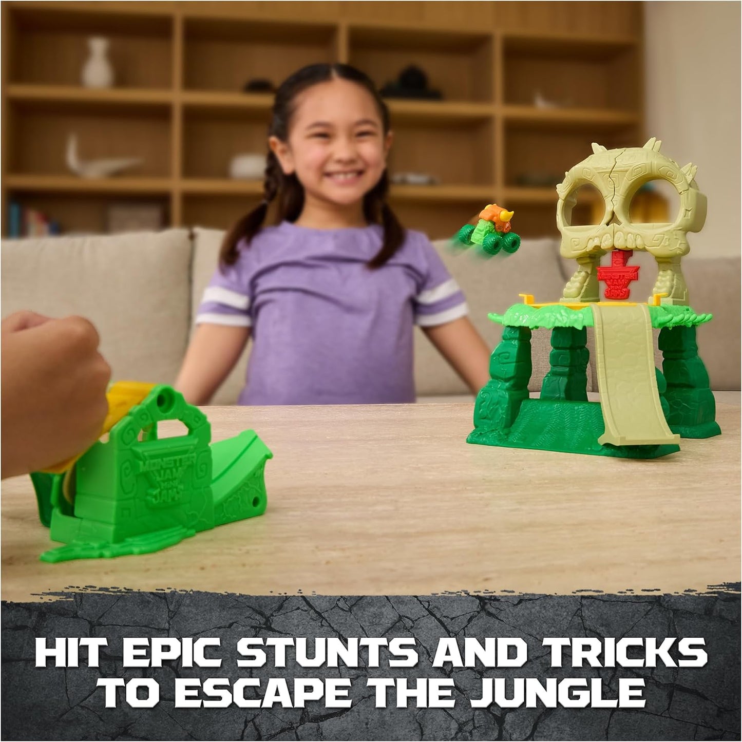 Monster Jam Mini Jams, Crash & Crumble Skull Escape Playset, 2 Exclusive Die-Cast El Toro Loco and Dragon Monster Trucks, Kids Toys for Boy and Girls Ages 3 and up