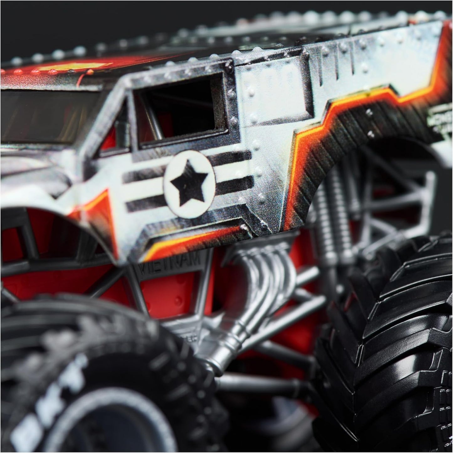 Monster Jam, Marvel Official Iron Man Vs. War Machine Die-Cast Monster Trucks, 1:64 Scale, Kids’ Toys for Boys and Girls Aged 3 and up