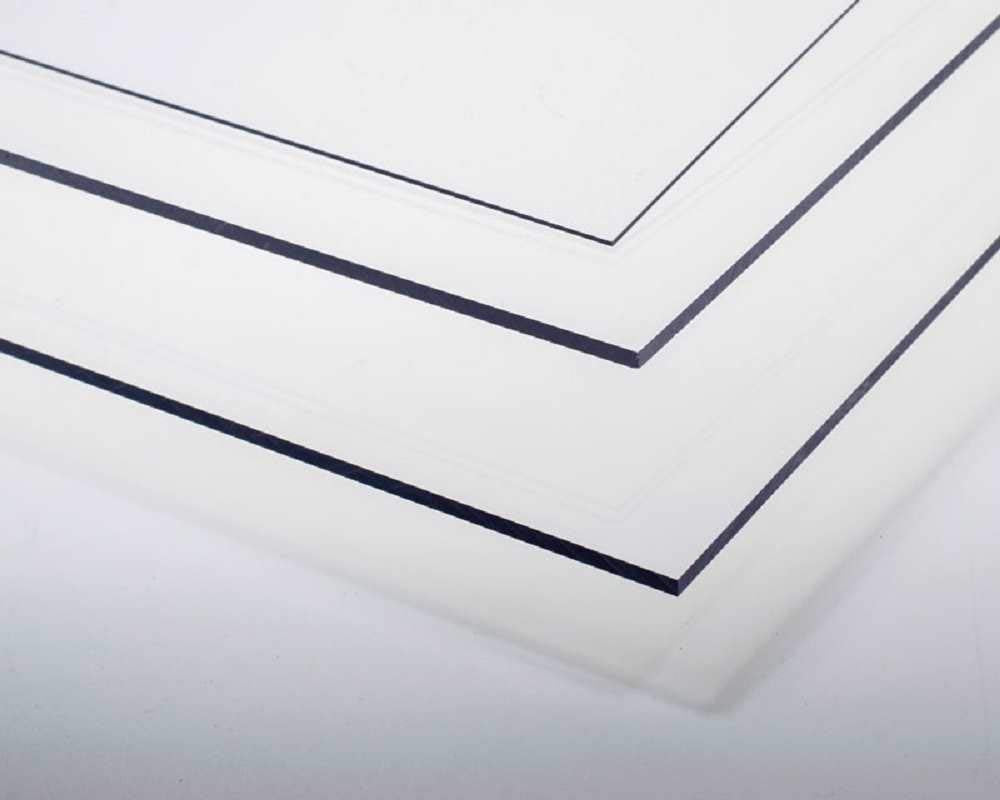 Polyester Plastic/Transparent 0,75x194x320 mm