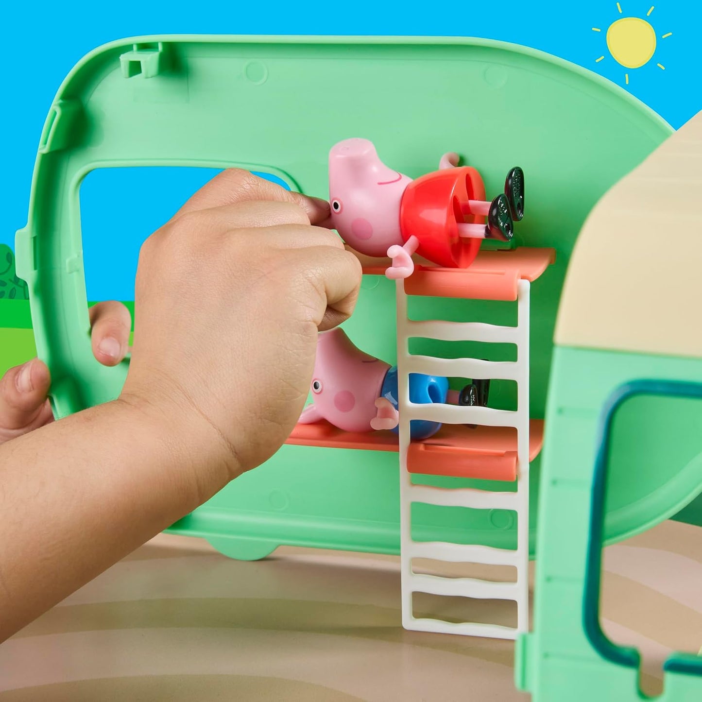 Peppa Pig Three Little Piggies Caravan Playset with 3 Figures, Including Baby Evie, Preschool Toys for Girls and Boys Aged 3+
