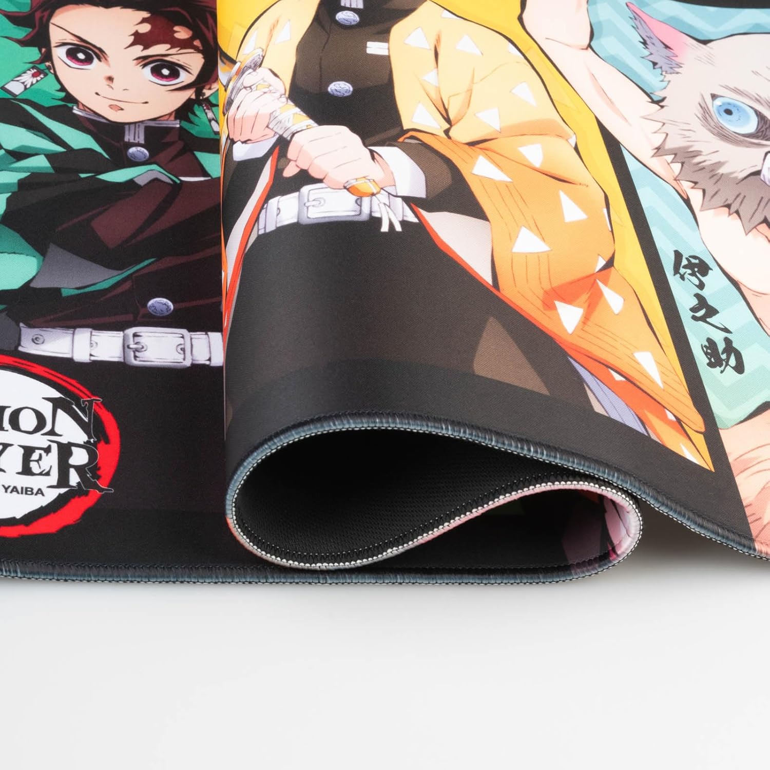 Grupo Erik Gaming Mauspad XXL Demon Slayer Manga Mousepad Groß - Gaming Mousepad XXL - rutschfeste Unterseite Wasserabweisend und verstärkte Kanten - Kimetsu no Yaiba Demon Slayer Merch