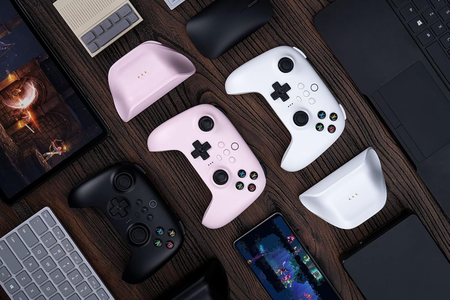 8BitDo Ultimate Controller with Charging Dock 2.4g for Windows, Android and iOS 16.3+ - White