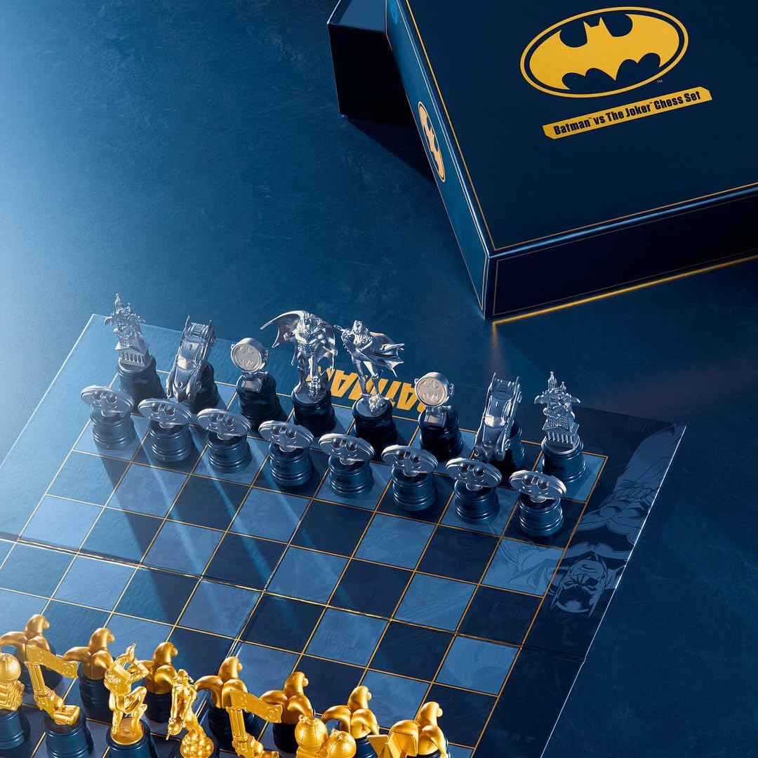 Noble Collection - Dc - Batman Vs The Joker - Chess Set