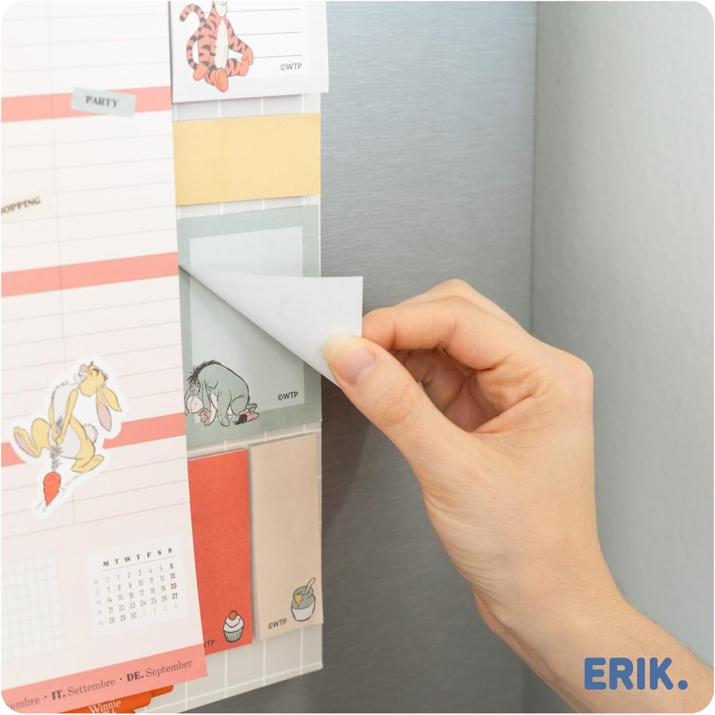 Grupo Erik Calendario Famiglia 2027 Winnie the Pooh - Calendario Magnetico Frigo con Penna, Sticky Notes, Shopping List e Stickers | Planner Mensile con Spazi per Note, Set 2026 a Dic 2027 (30 x 35cm