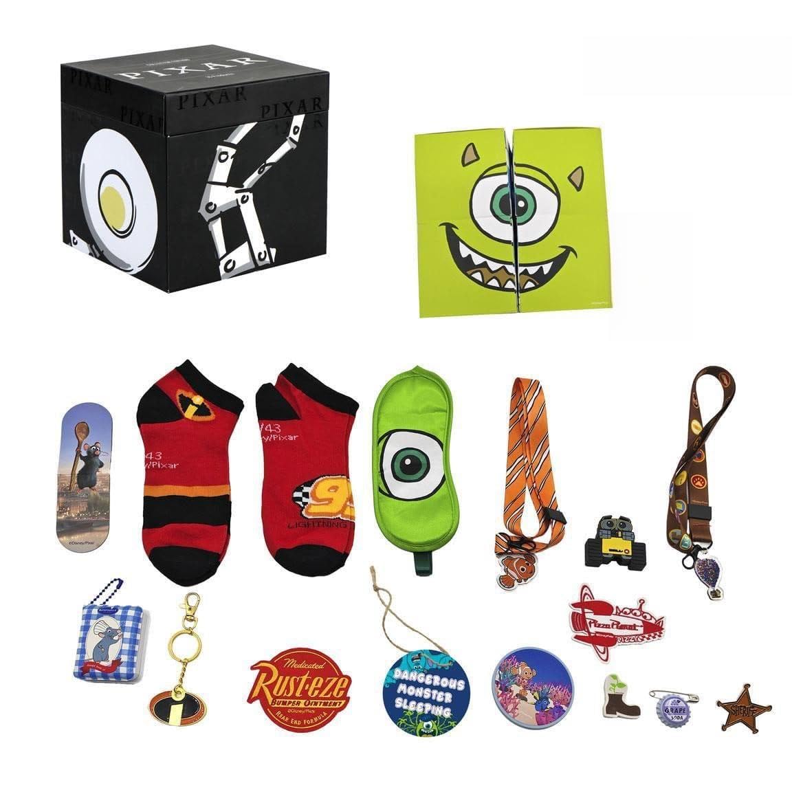 CERDÁ LIFE'S LITTLE MOMENTS Pixar Accessories Set including socks, pins and lanyards