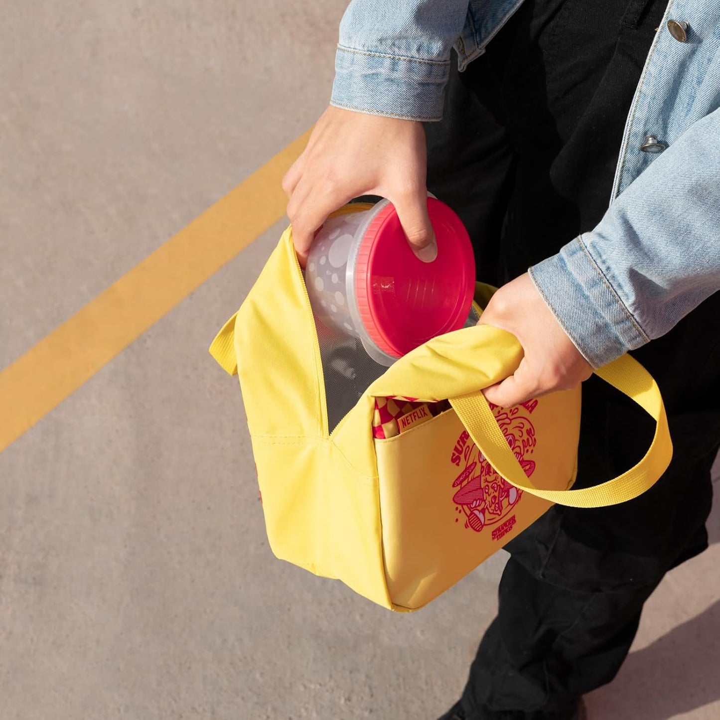 Grupo Erik - Sac Lunch Box Isotherme Stranger Things | Sac Lunch Bag, Stranger Things Saison 5, Grupo Erik Stranger Things Kühltasche Klein Kühlbox Lunchtasche Merch | Picknicktasche Arbeit Lunchbag Männer und Damen Thermotasche Lunchbox - Geschenke, Grup