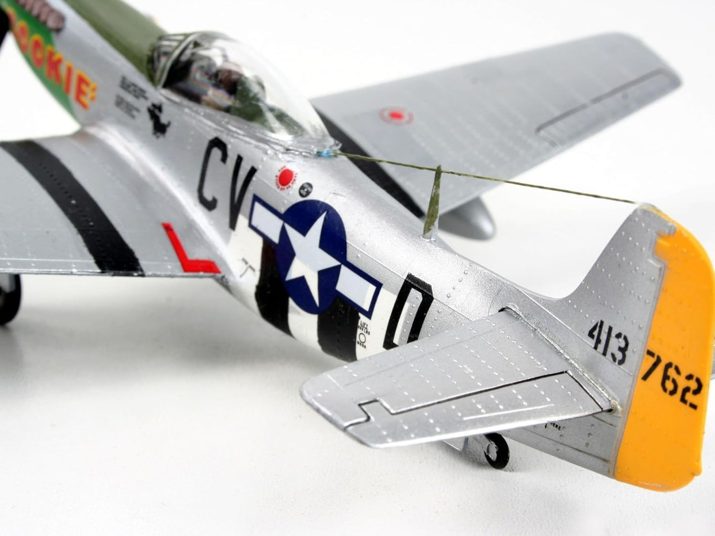 Revell Modellbausatz Flugzeug 1:72 - P-51D Mustang im Maßstab 1:72, Level 3, originalgetreue Nachbildung mit vielen Details, 04148