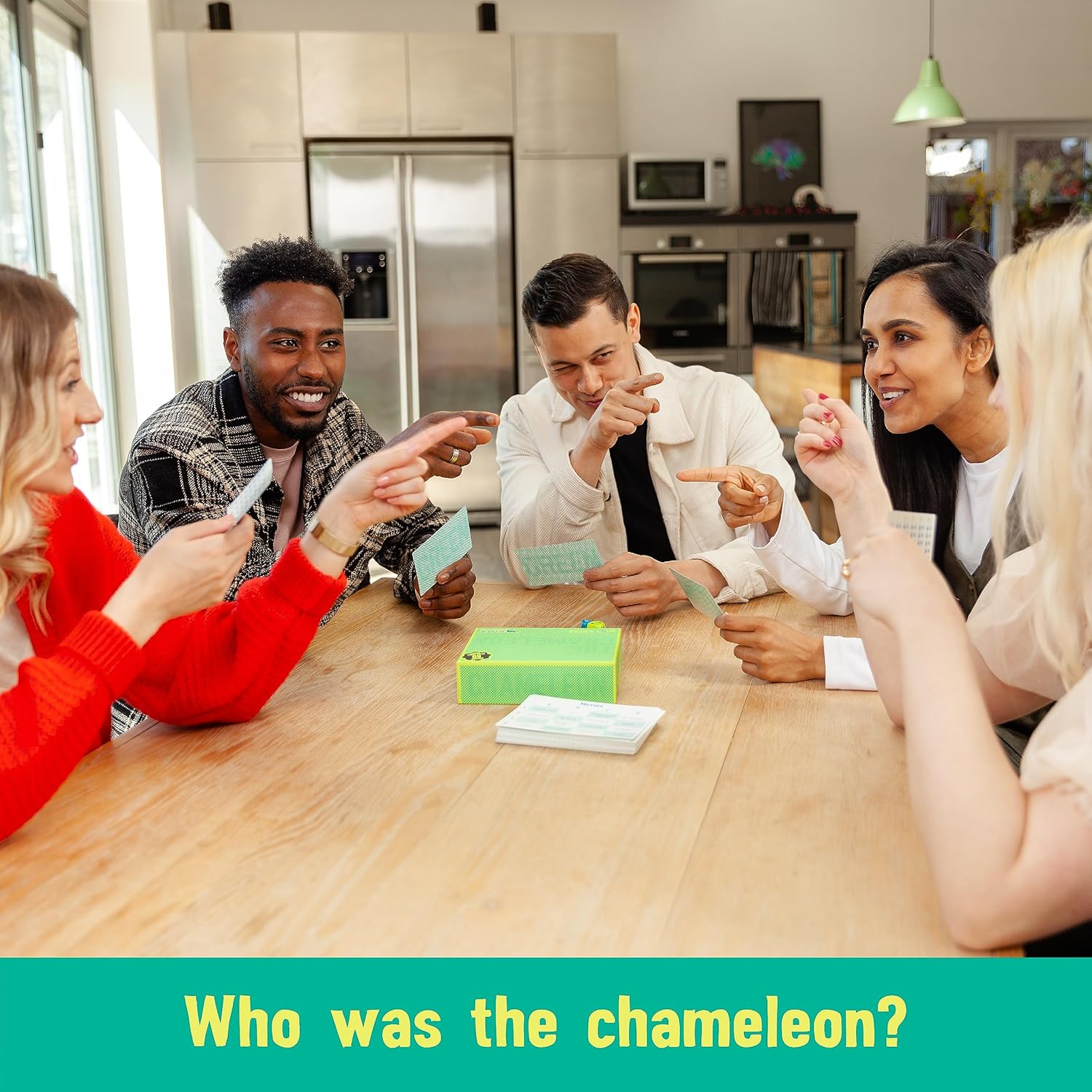 The Chameleon, Award-Winning Board Game for Families & Friends for 3-8 Players The Chameleon - Standard Version