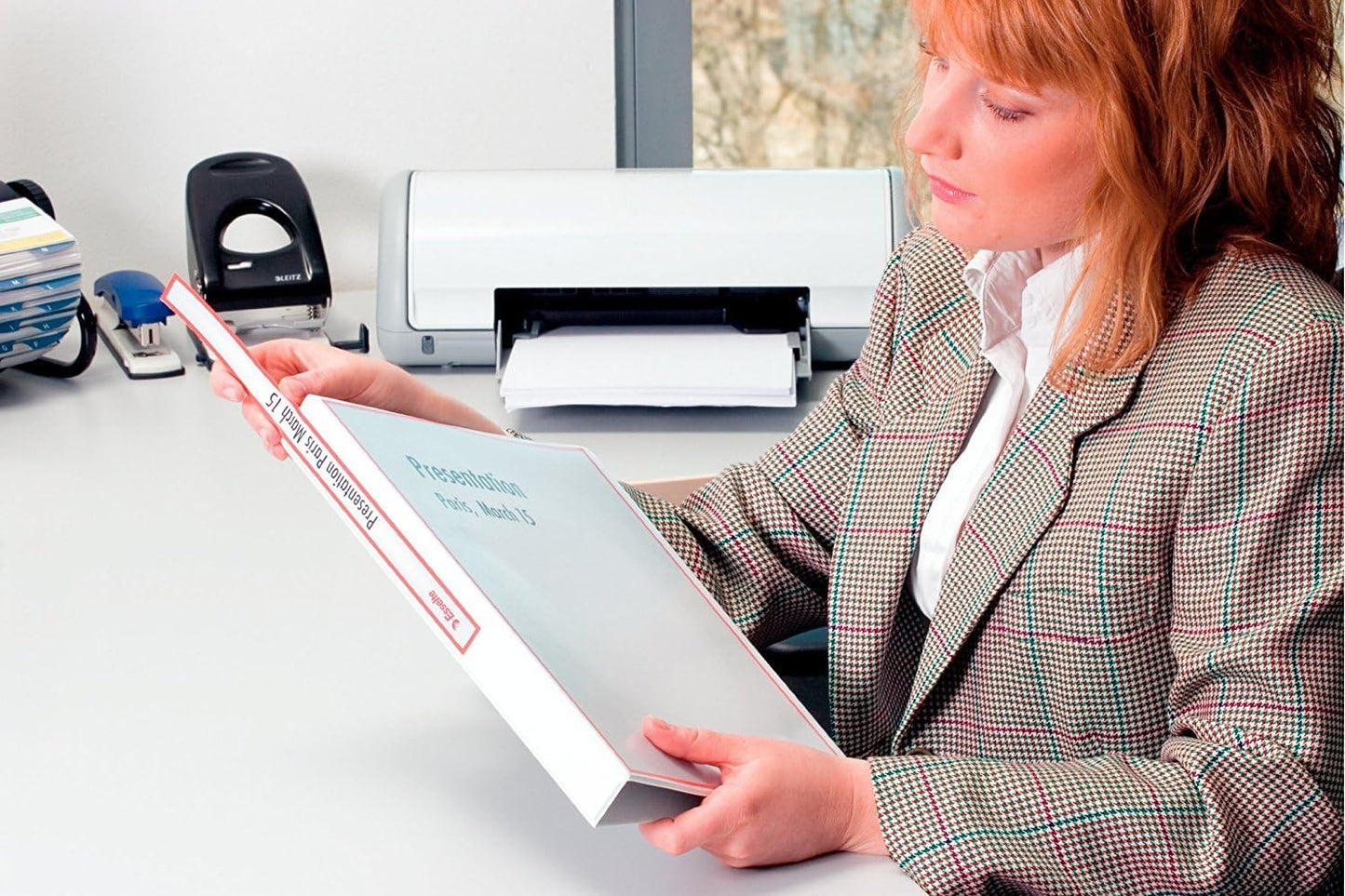Esselte Präsentationsringbuch (DIN A4, 4 Ringe, 60 mm) weiß