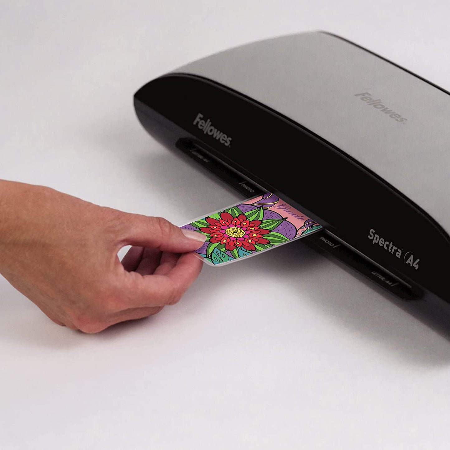 Fellowes Capture 54x86mm 125 Micron Glossy Laminating Pouches (Pack of 100), Clear (5306302