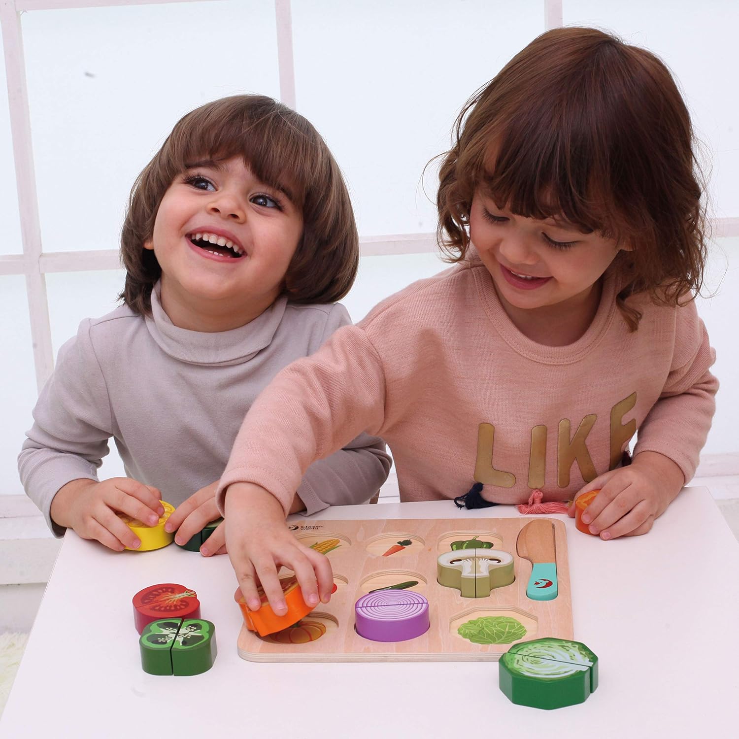 Classic World - Wooden Play Food - Cutting Vegetable Puzzle Toy- 20 pieces Colourful Kitchen Pretend Playset - Wooden Cutting Fruit and Veg Toys - Educational Learning Toys - Suitable for 18 Months +