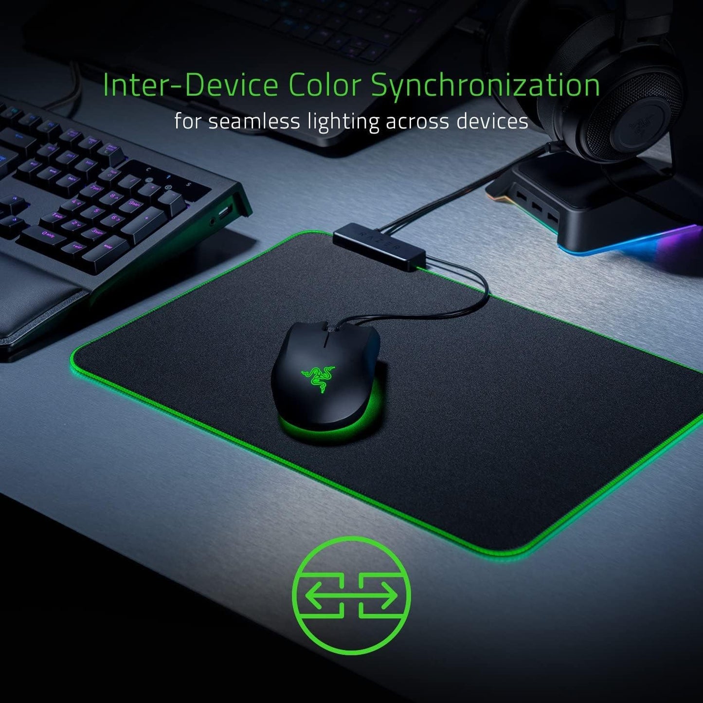 Razer Goliathus Chroma - Soft Gaming Mouse Mat with RGB Lighting (Cable Holder, Fabric Surface, Non-Slip, Quilted Edge, Optimized for all Mice) Black