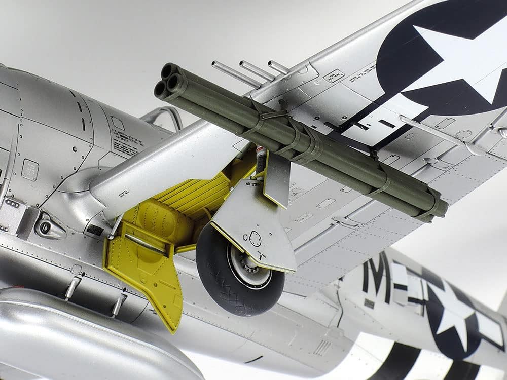 Tamiya 300061090-1:48 WWII US Republic P-47D Thunderbolt Razorback