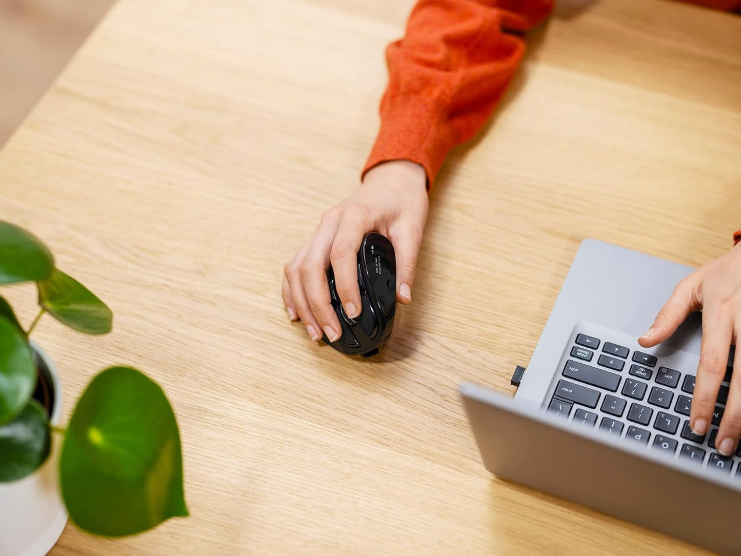 Trust Mouse Wireless Ergonomico Ricaricabile, Nero, One Size Verticale wireless ricaricabile Single