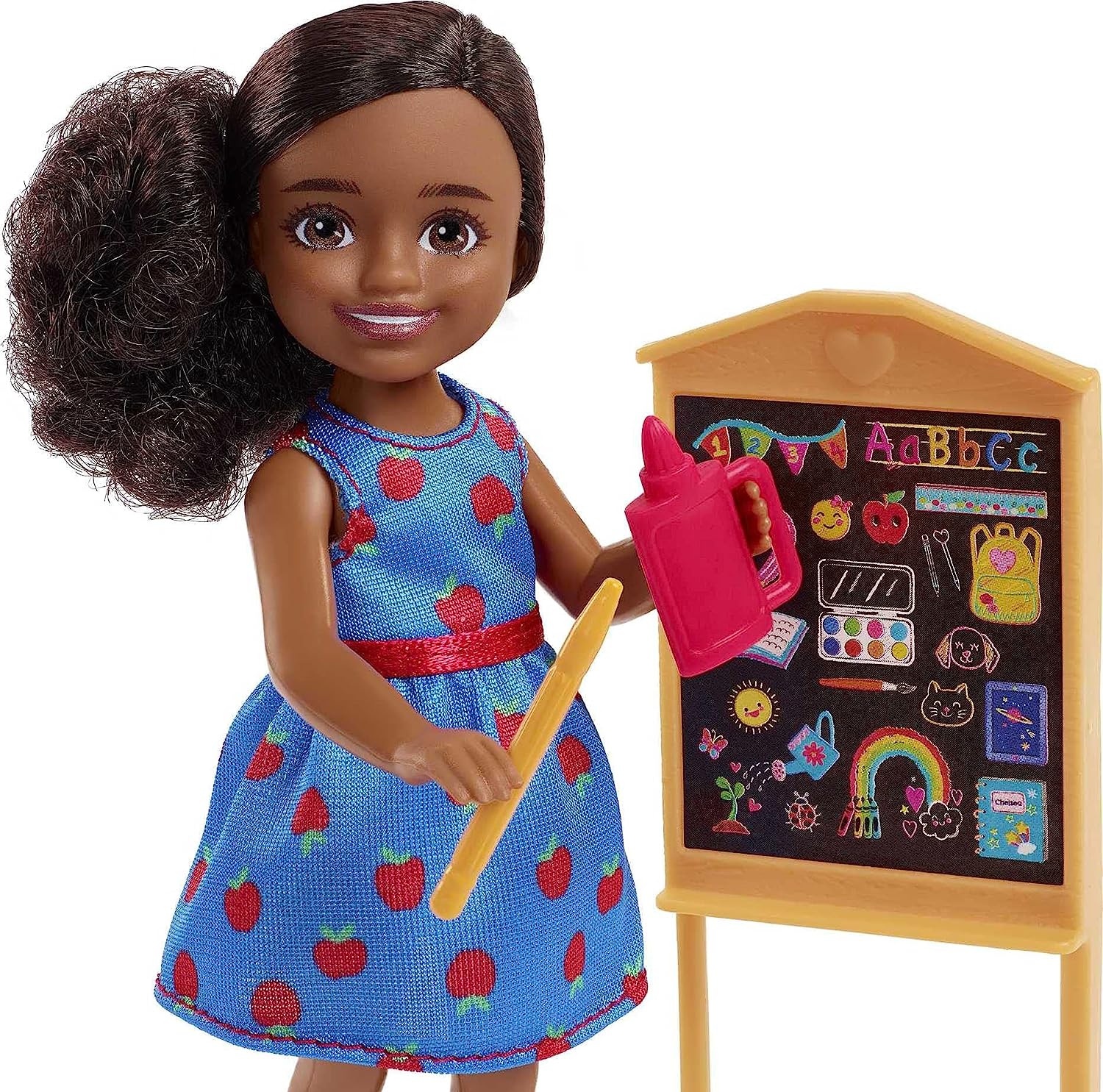 Barbie Chelsea Can Be Playset with Brunette Chelsea Teacher Doll (6 inches), Chalkboard, Pointer, Globe, Mug, File, Teddy Bear Figure, Great Gift for Ages 3 Years Old & Up