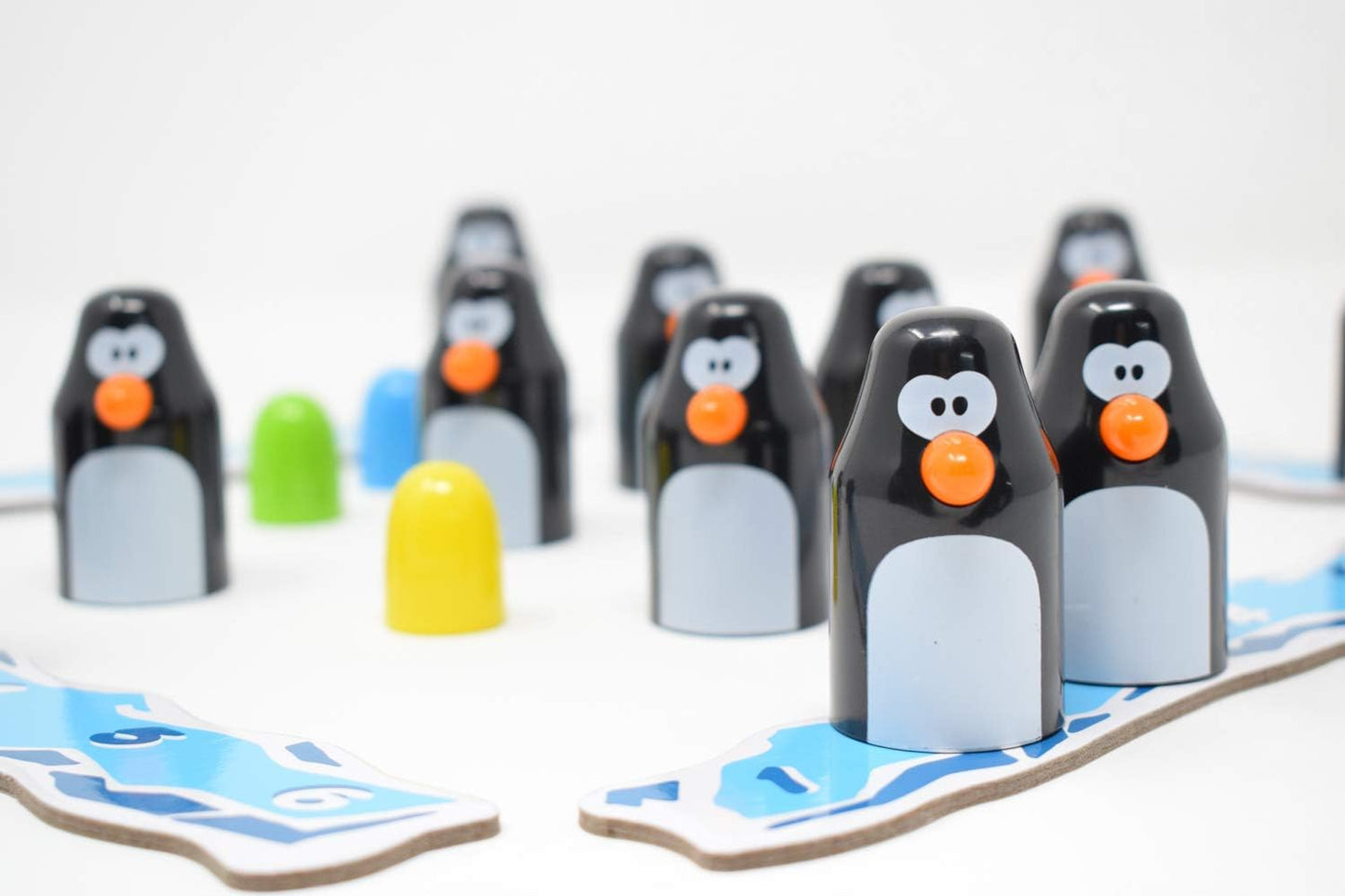 Blue Orange | Pengoloo | Board Game | Ages 4+ | 2-4 Players | 15 Minutes Playing Time
