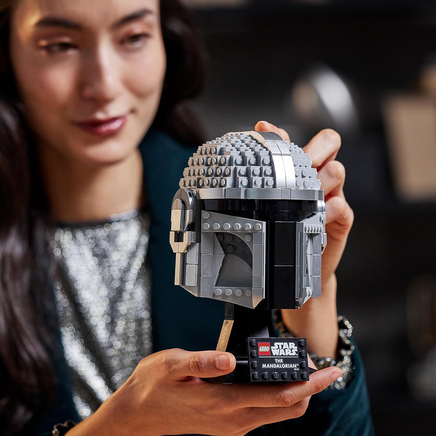 LEGO 75328 Star Wars The Mandalorian Helmet Buildable Model Kit, Display Collectible Decoration Set