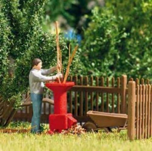 Busch 7970 Using the Garden Shredder Action Set