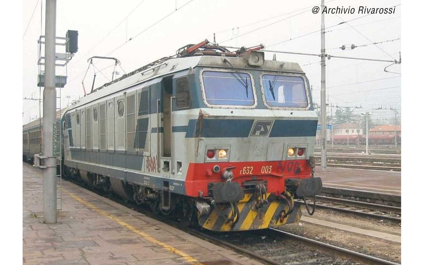 Rivarossi FS, electric locomotive E.632 blue/grey, inclined FS logo, pantographs 52, ep. V, with DCC Sound decoder