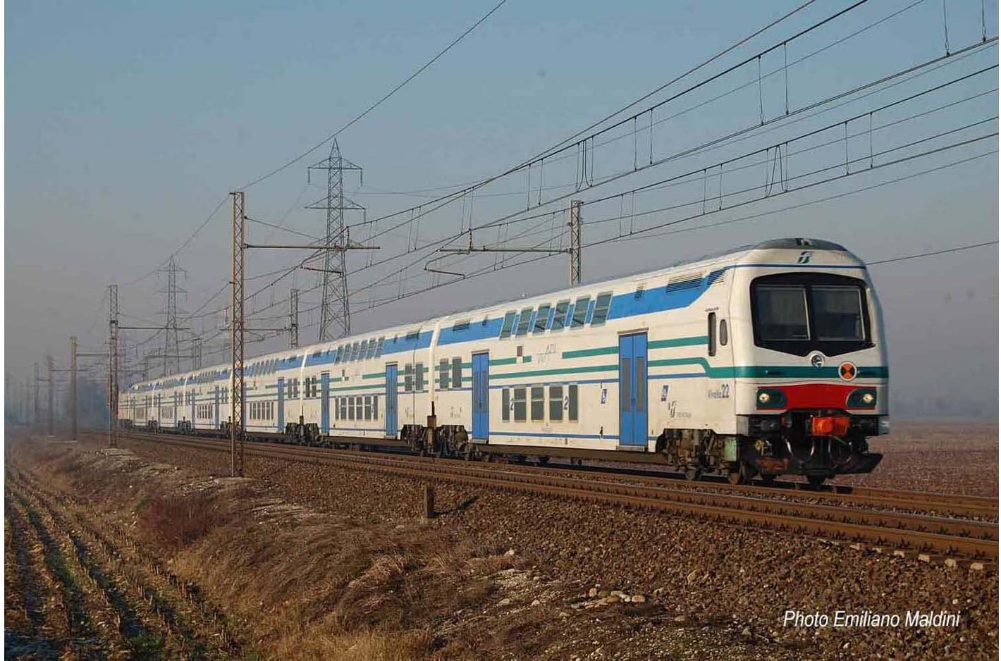 Lima Expert - FS Trenitalia, 3-unit pack Vivalto coaches (1 with driver's cab + 2 intermediate coaches) in"Vivalto" livery