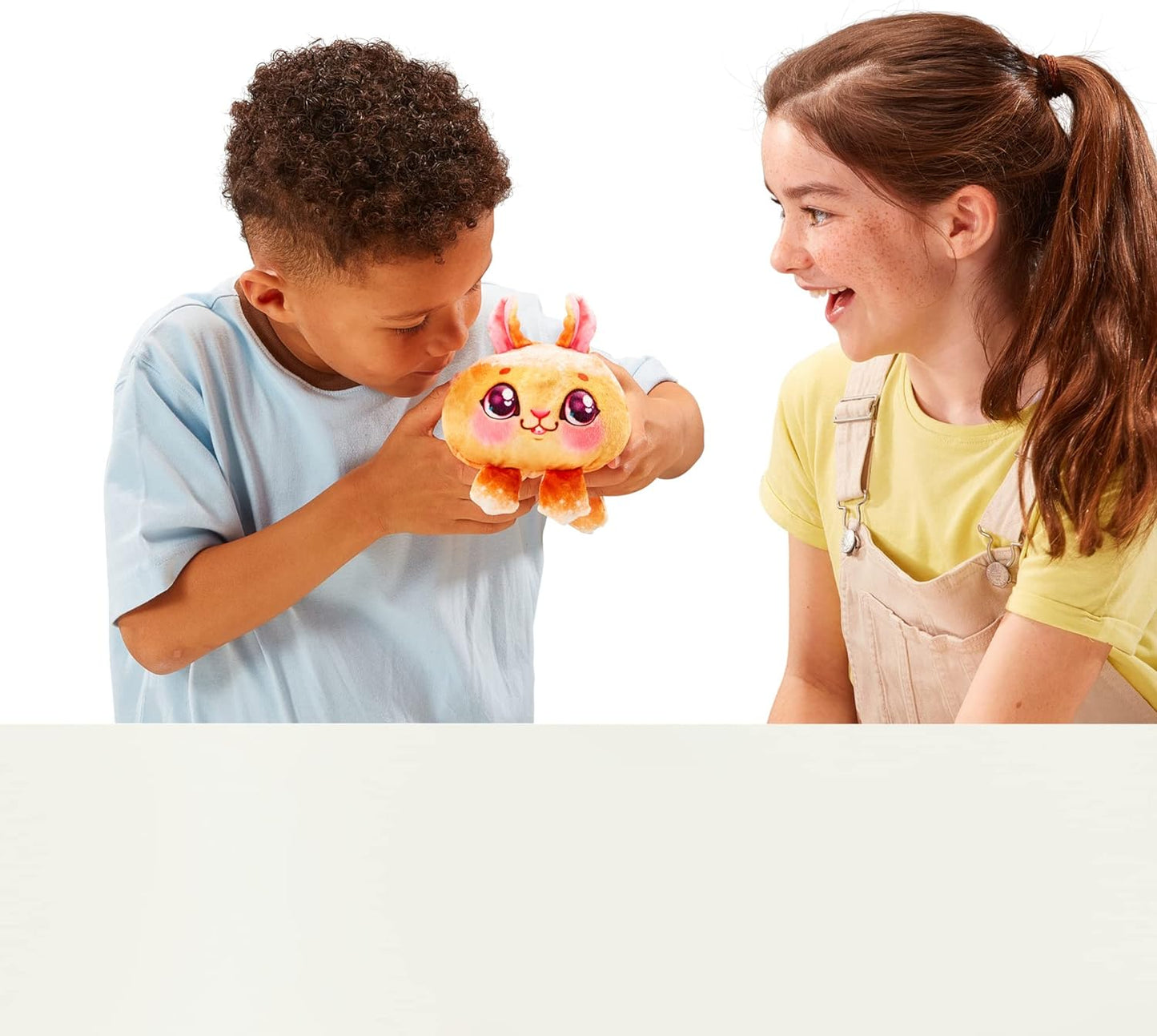 Cookeez Makery Oven, Mix & Make a plush best friend! Place your Dough In The Oven And Be Amazed When A Warm, Scented, Interactive, Comes Out! Which Surprise Bake Will You Make?
