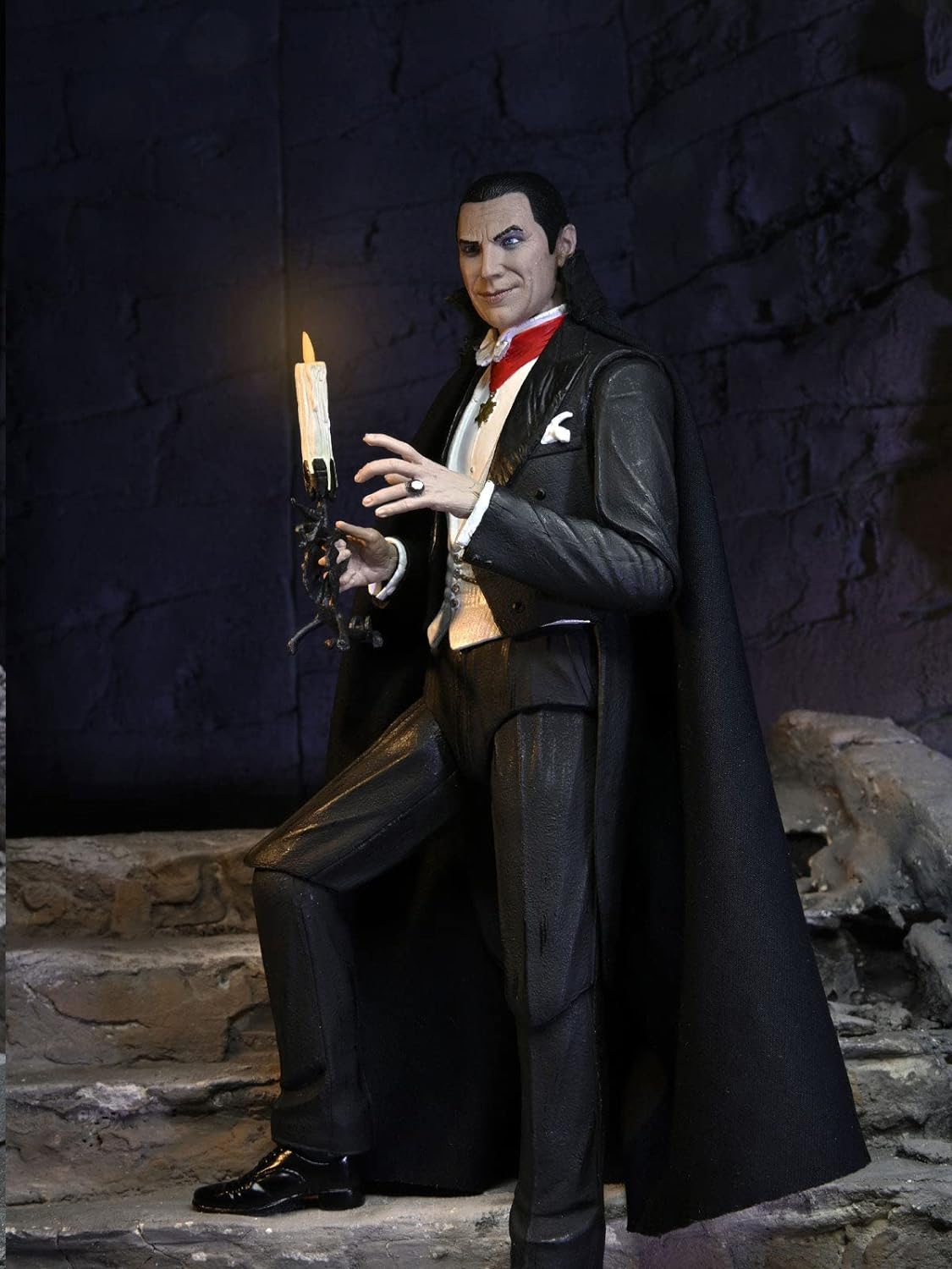 NECA Universal Monsters Ultimate Dracula Plastic Action Figure Gift Boxed