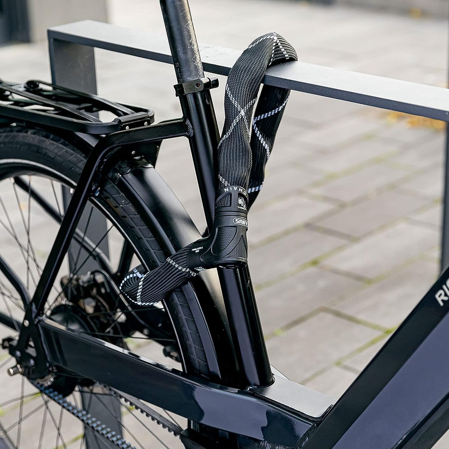ABUS Chain Lock Iven Chain 8210, Hardened Steel Bicycle Lock, Synthetic Fibre Coating, ABUS Security Level 10 110 Black