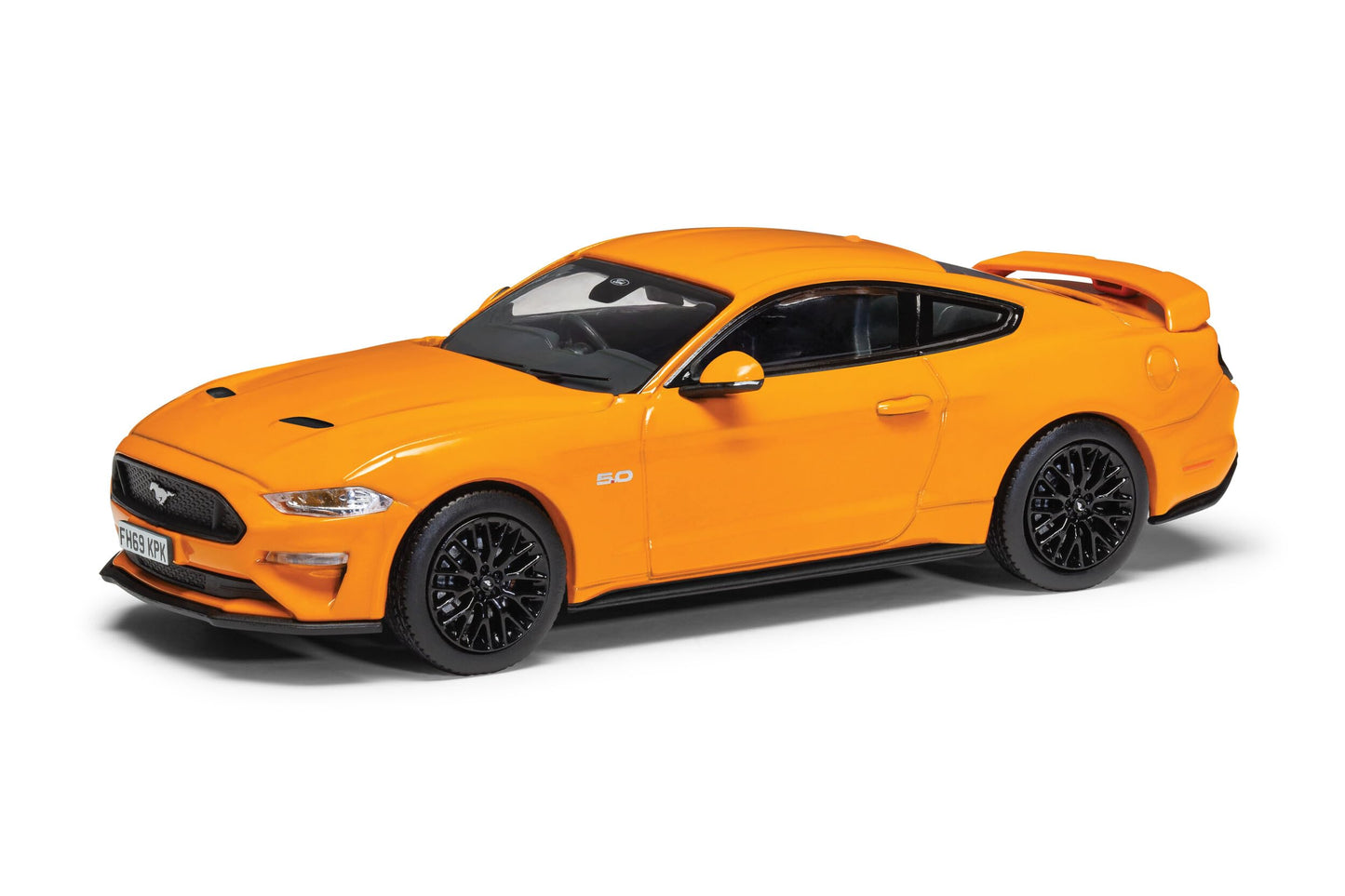 Corgi VA15502 Ford Mustang Mk6 GT Fastback, Orange Fury Vanguards Druckguss-Sammelmodell