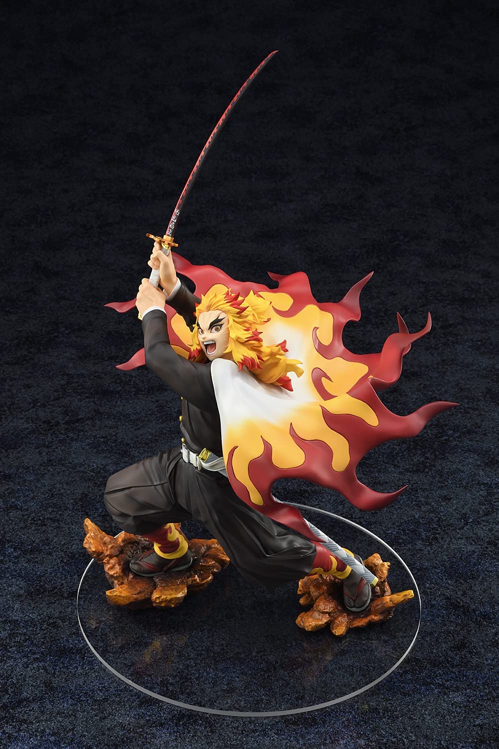 Bell Fine Demon Slayer: Kimetsu no Yaiba: Kyojuro Rengoku 1:8 Scale PVC Figure, Multicolor