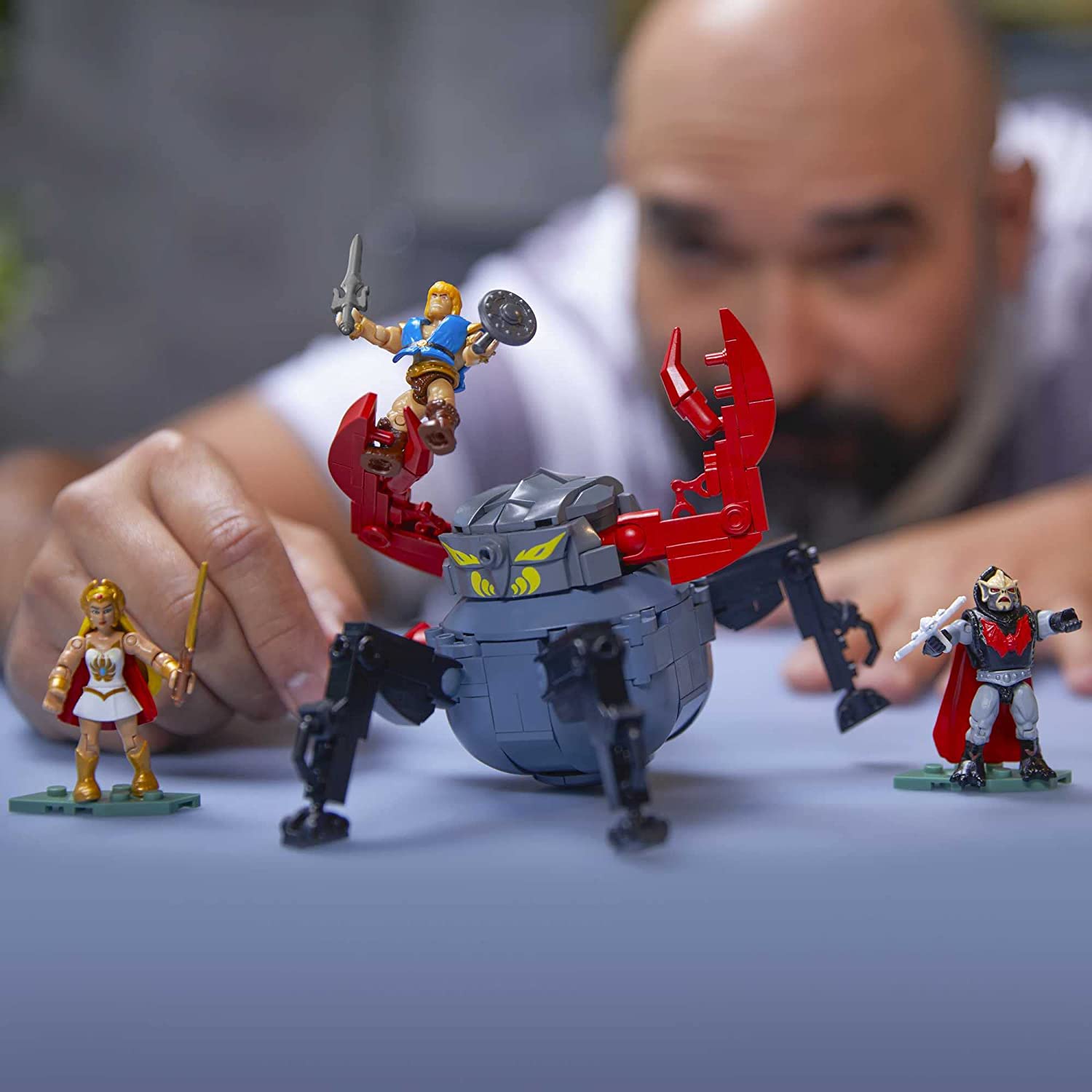 MEGA Masters of the Universe Building Toys Set, MOTU She-Ra Vs Hordak & Monstroid with 306 Pieces, 3 Micro Action Figures and Accessories