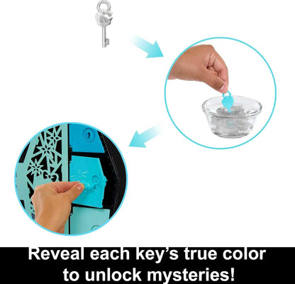 Monster High Skulltimate Secrets Fearidescent Series Doll & Accessories, Lagoona Blue, Dress-Up Locker, Color Reveal Keys & 19+ Surprises
