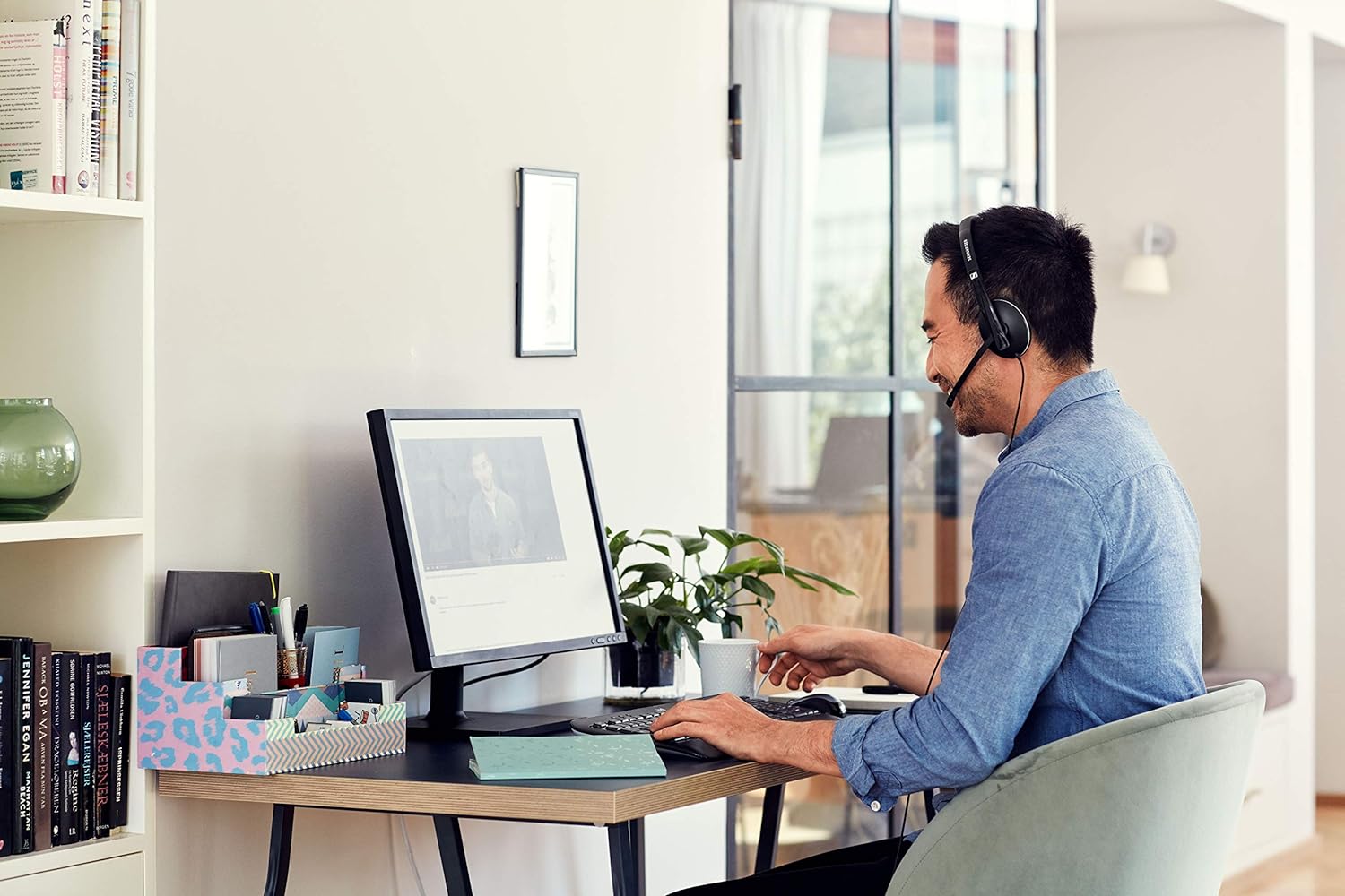 Sennheiser PC 3.2 Chat - Lightweight Stereo Headset With Adjustable Noise-Cancelling Microphone - for Internet Telephony and E-Learners - PC Connectivity- Great for Gaming, Work, & Study,Black