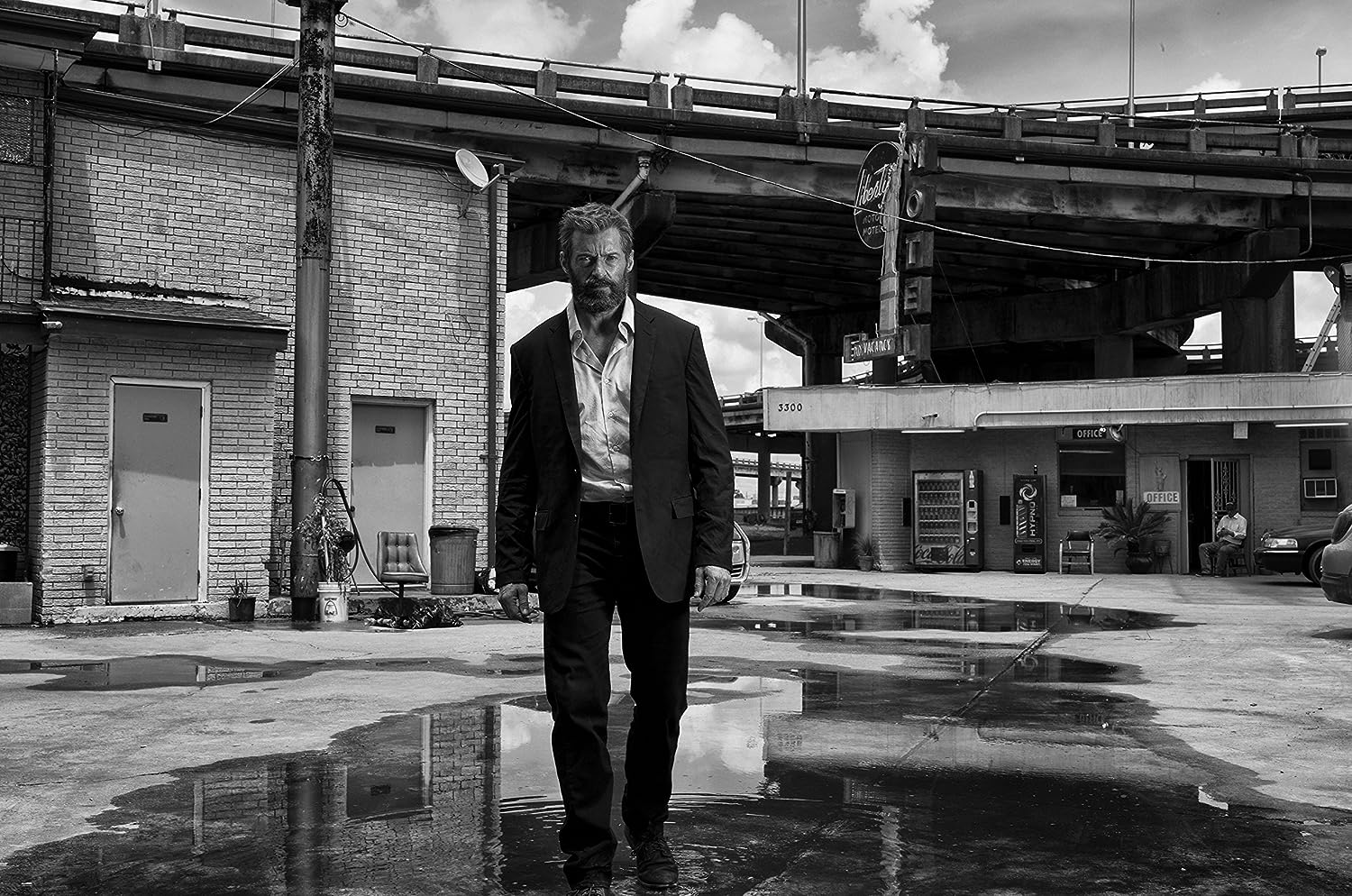 Logan – Blu-ray 4K (version cinéma + version noir & blanc) + Blu-ray (version cinéma) + DHD