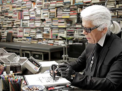 Fashion weekend ( Dessins de Mode: Karl Lagerfeld se dessine / Les dessins de Christian Dior / Les dessins d'Yves Saint Laurent )