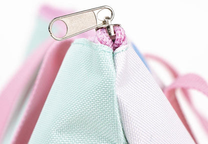 CERDÁ LIFE'S LITTLE MOMENTS Minnie Mouse Beach Bag - Zip Closure - 47 x 33 x 15 cm - Canvas Bag with Long Handles - Design Printed on Canvas - Original Product Designed in Spain