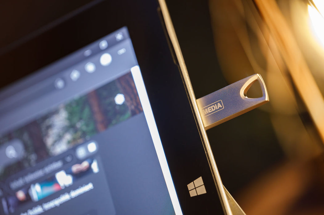 MYMEDIA MyAlu USB 2.0 Type A 32GB Flash Drive