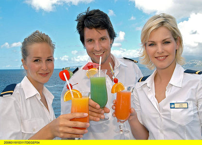 Unter weißen Segeln / Die komplette 6-teilige Urlaubsserie mit Starbesetzung (Pidax Serien-Klassiker)