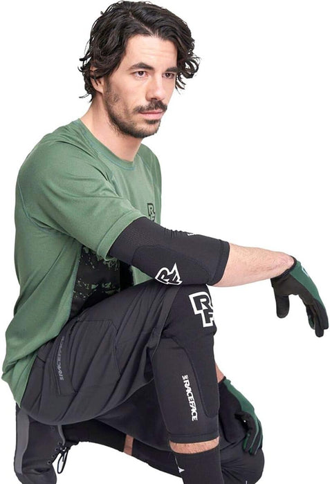 Race Face Charge Elbow Guard Stealth 2020 XS