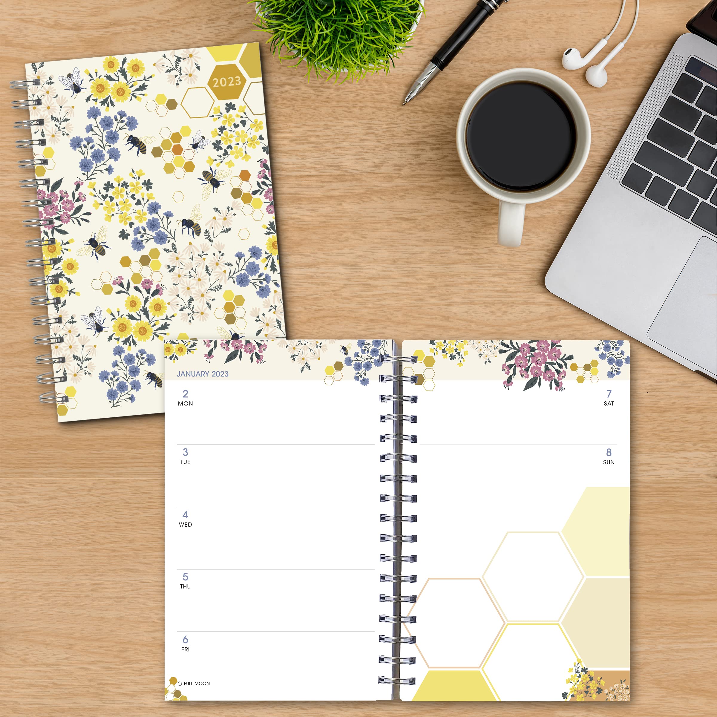 Floral Bees Weekly Planner (DESIGNER ENGAGEMENT