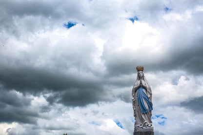 Lourdes (2019)